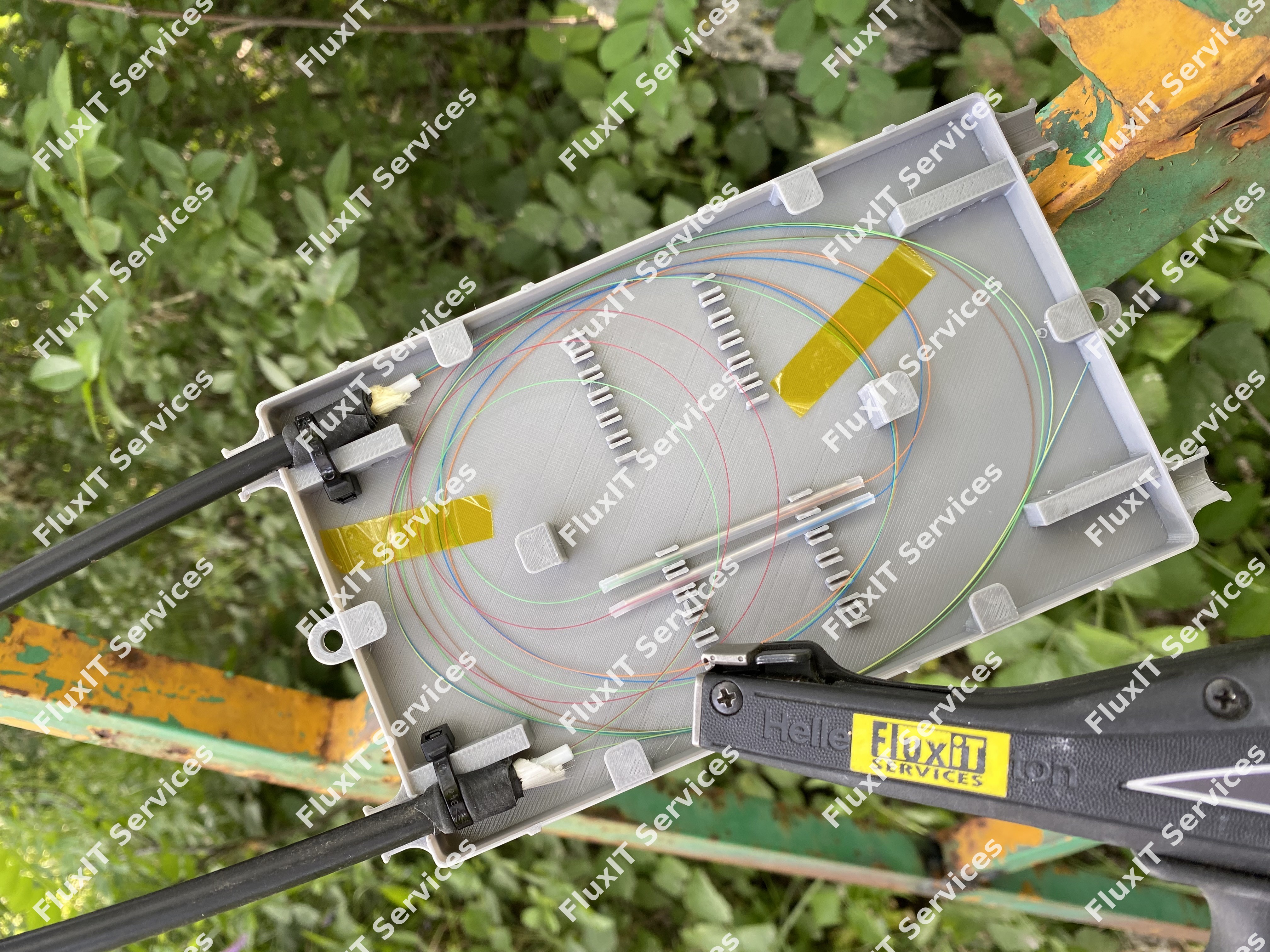 2 Core Fiber Optic Butt Splicing in FluxIT Outdoor Waterproof Enclosure